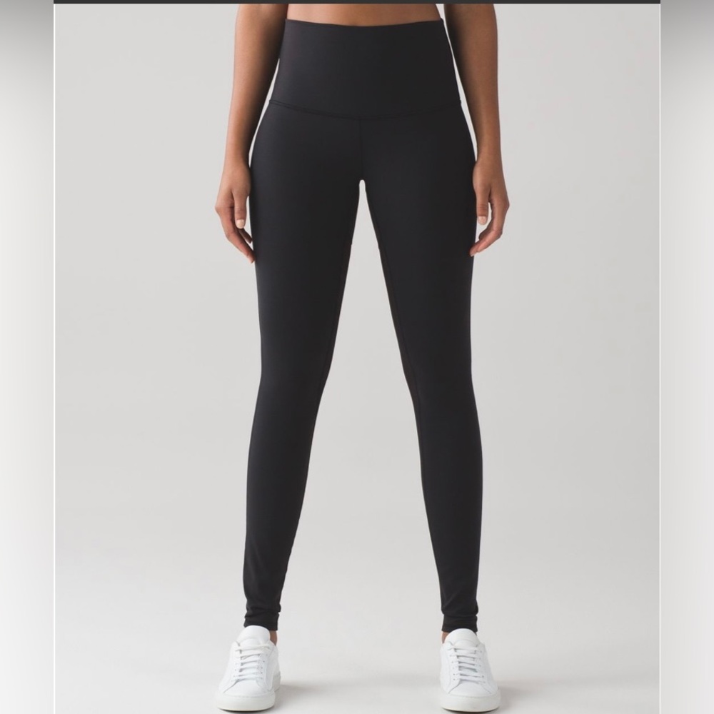 Lululemon Black Wunder Under Leggings- Mesh back size 4